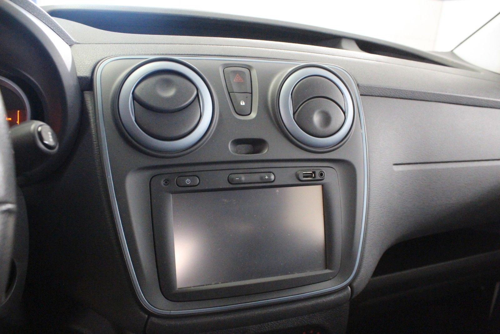 Fahrzeugabbildung Dacia Dokker TCe 115 Stepway *Navi*Klima*Shz