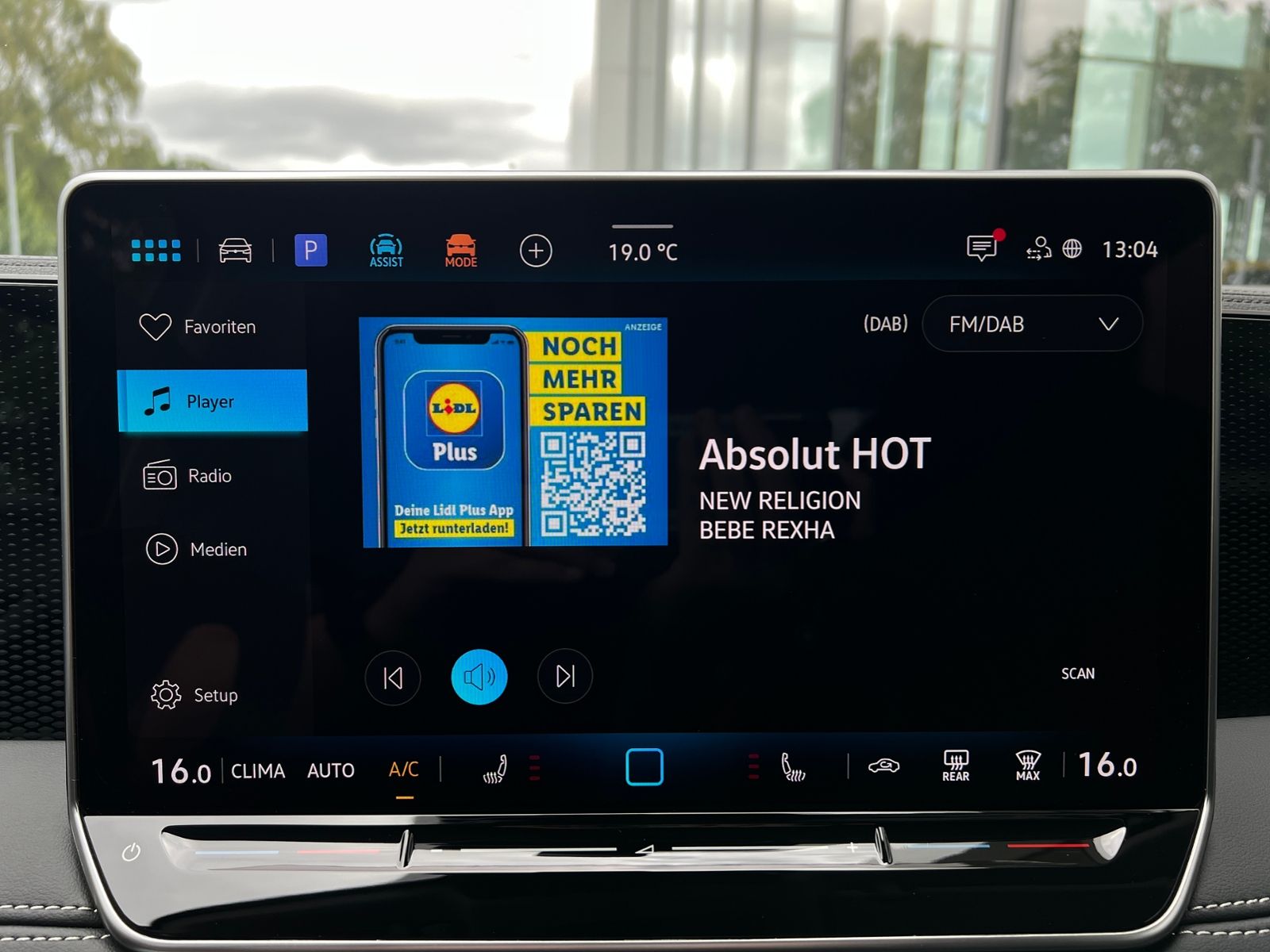 Fahrzeugabbildung Volkswagen Tiguan  ENERGY 1.5 eTSI DSG *AHK, AreaView, Navi