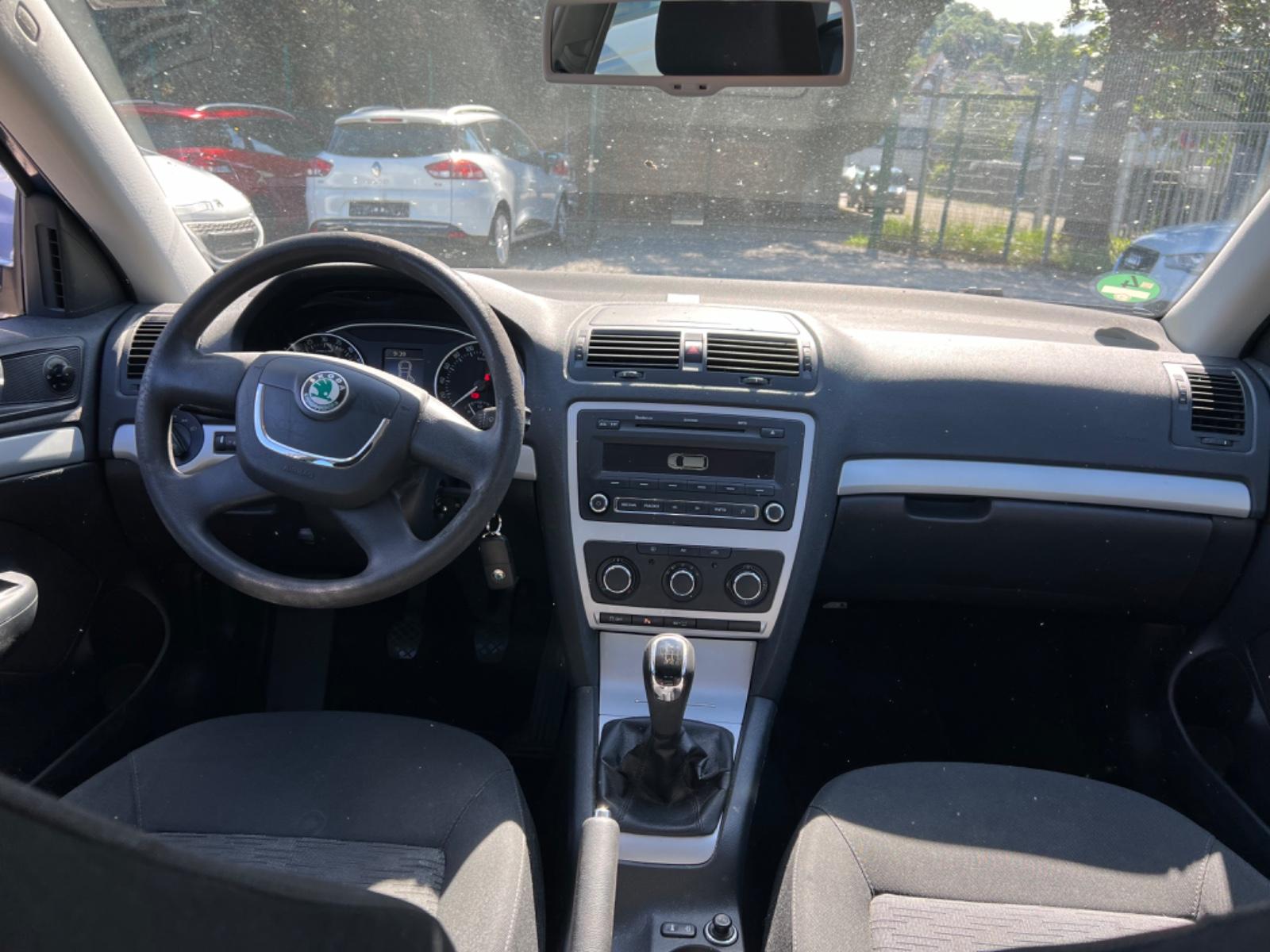 Skoda Octavia 2011 — photo 11
