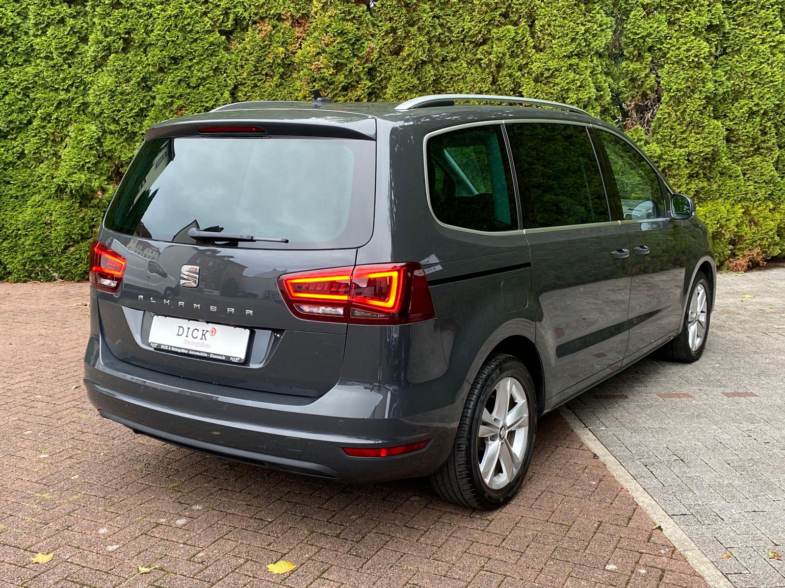 Fahrzeugabbildung SEAT Alhambra 2.0 TDI Xcellence XEN+NAV+AHK+ACC+SHZ+