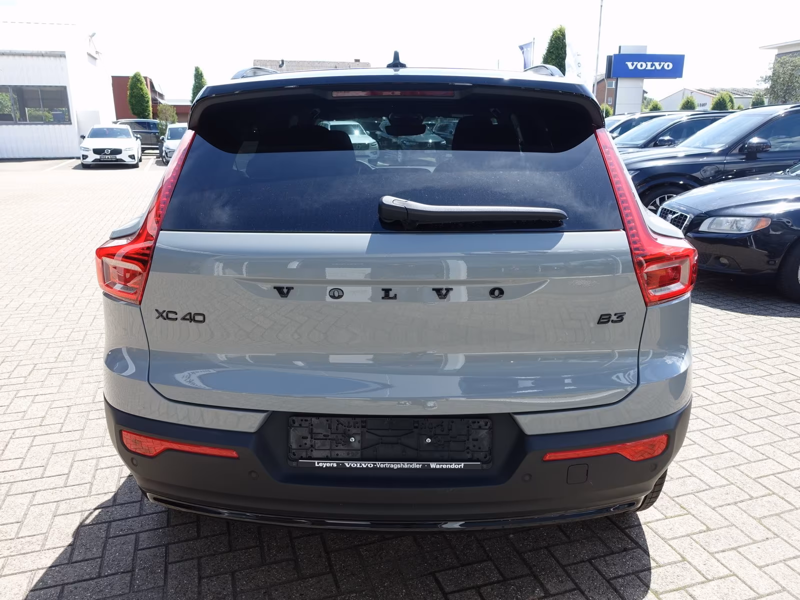 Volvo XC40 B3 Black Edition Plus/Kamera/H&K/Memory