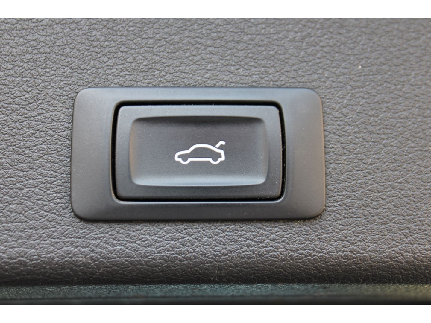 AUDI A4 Avant basis ultra 2.0 TDI Bi-Xenon Navi GJR G - Image 25