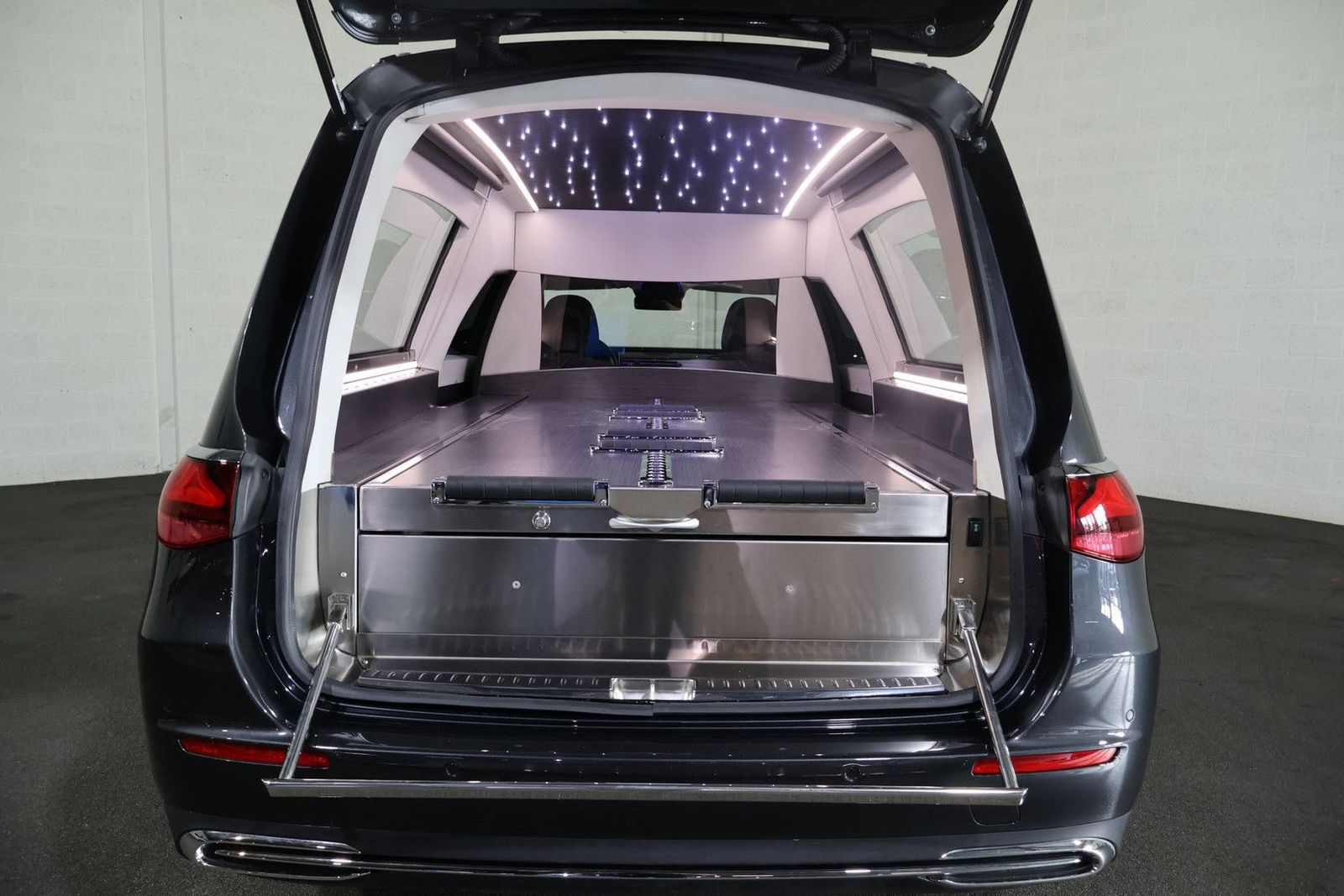 Mercedes-Benz E 200 200T Bestattungswagen Leichenwagen Glaswag imagem 3