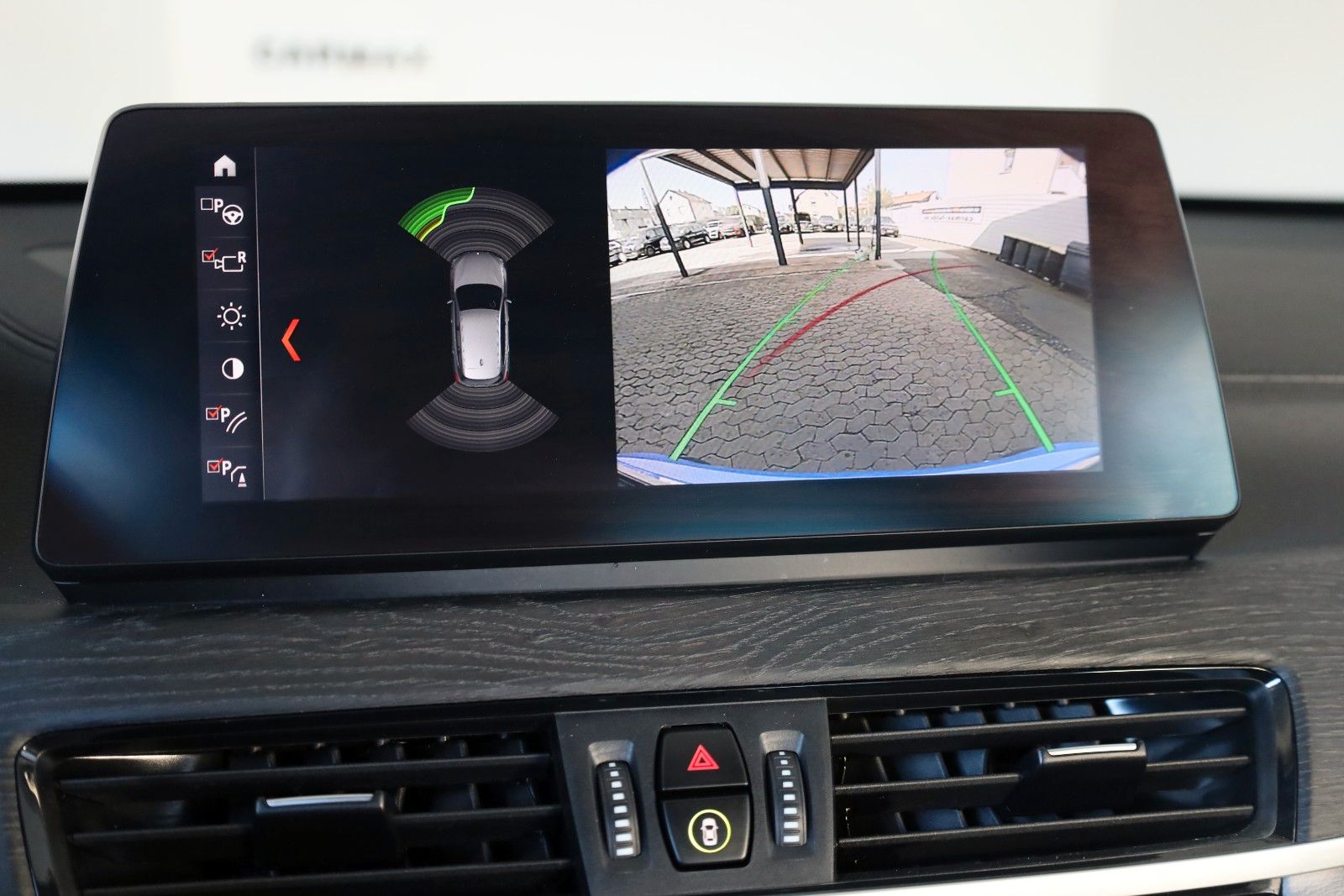 Fahrzeugabbildung BMW X1 xDrive 25e M Sport, Leder,Navi,ACC,HUD,Kamera