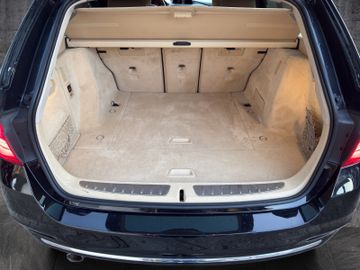 BMW 318 d Touring xDrive Luxury Line*LED*NAVI*PDC