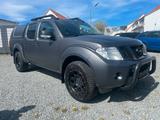 Nissan Navara Pickup Double Cab LE V6 4X4 - Nissan Navara aus 2015
