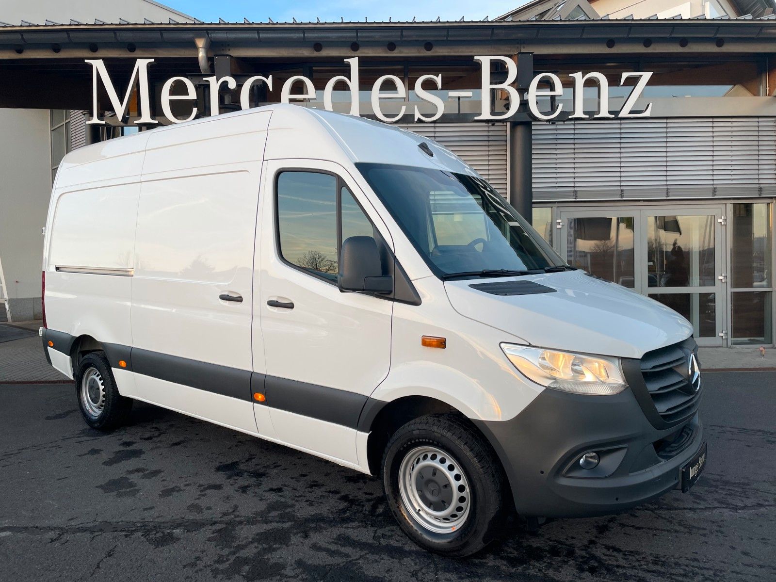 Fahrzeugabbildung Mercedes-Benz Sprinter 317 CDI 3665 9G Klima 360 MBUX