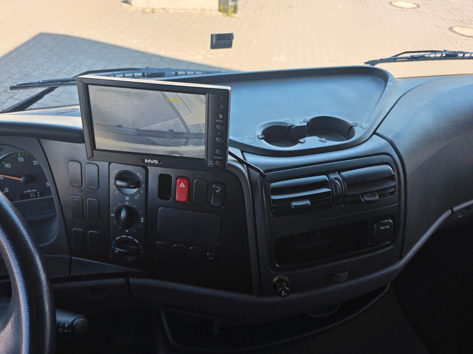 Fahrzeugabbildung Mercedes-Benz Atego 818 L Möbelkoffer+LBW Standklima 2x AHK