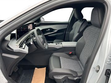 Peugeot 3008 Allure Hybrid 145 360° AHK SHZ NAVI LED