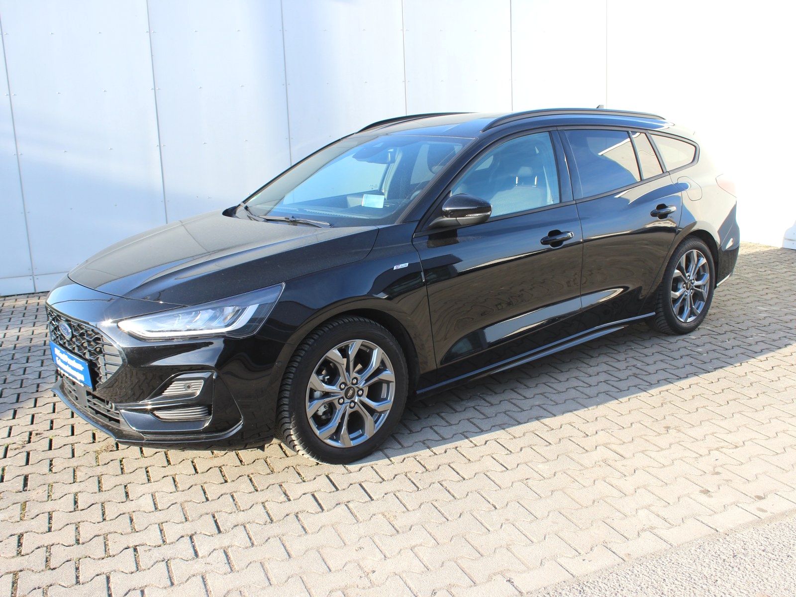 Fahrzeugabbildung Ford Focus ST-Line X 1,0 EcoBoost Start/Stopp