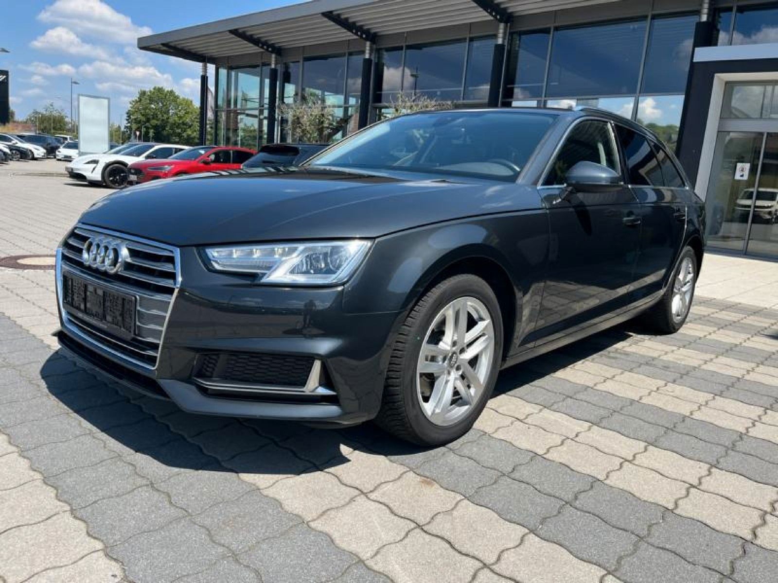 Audi A4 - 1