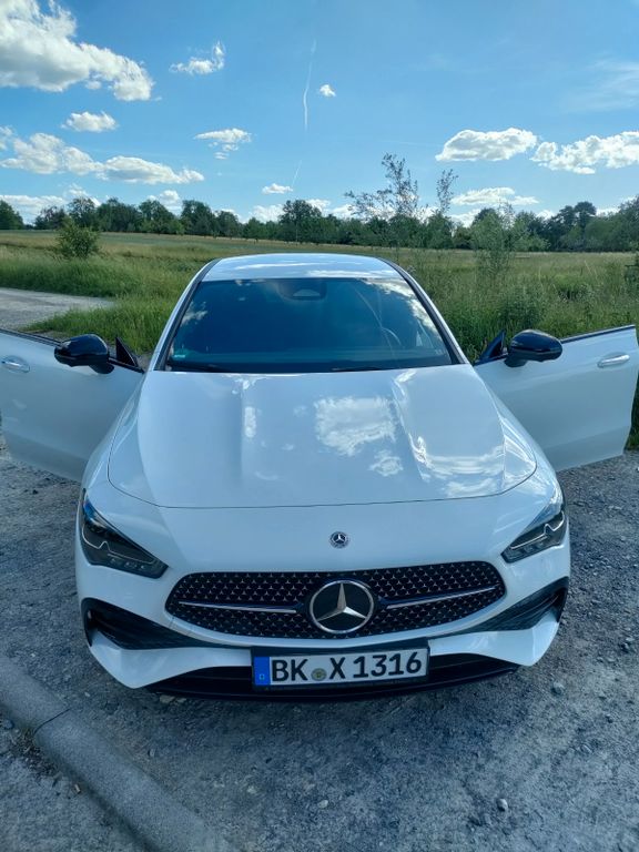 Image of Mercedes-Benz CLA 200