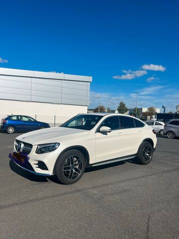 Mercedes-Benz GLC 300 Coupé 4Matic AMG-LINE zu verkaufen