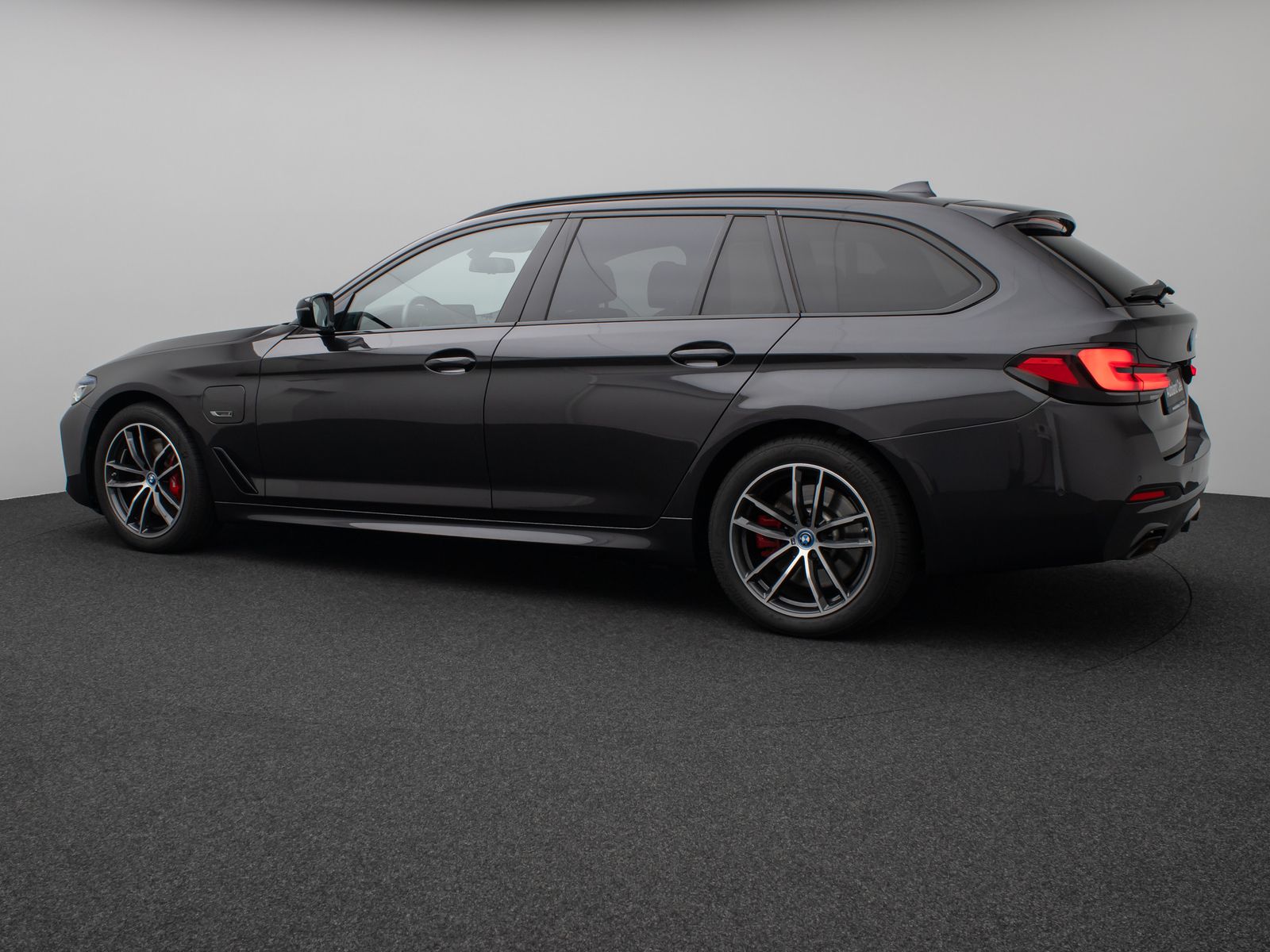 Fahrzeugabbildung BMW 530e M Sport HUD Kamera DAB Memory Laser AHK H/K