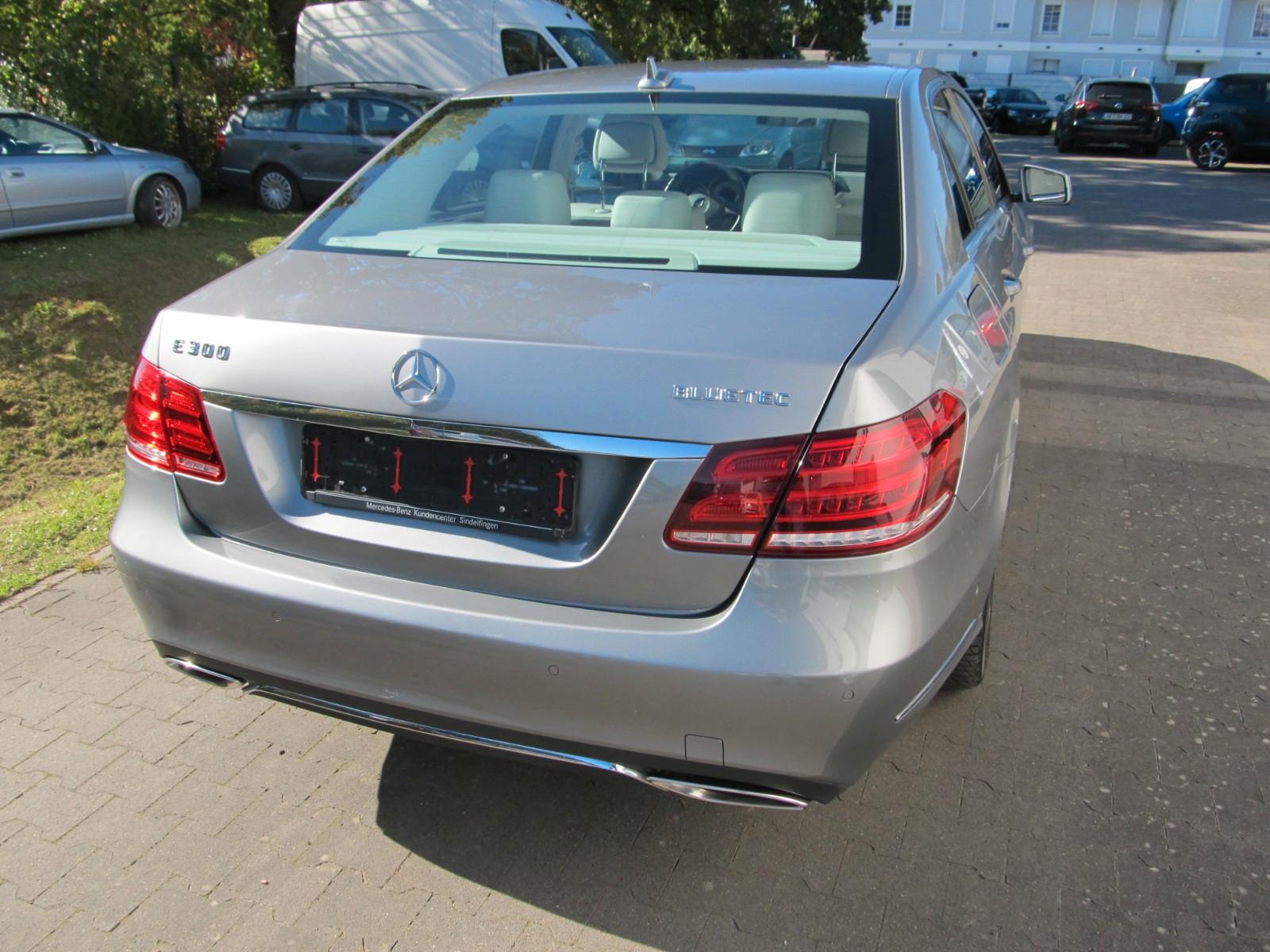 Mercedes-Benz E 300 E Limousine E 300 BlueTec-1.Hd-Leder-Navi