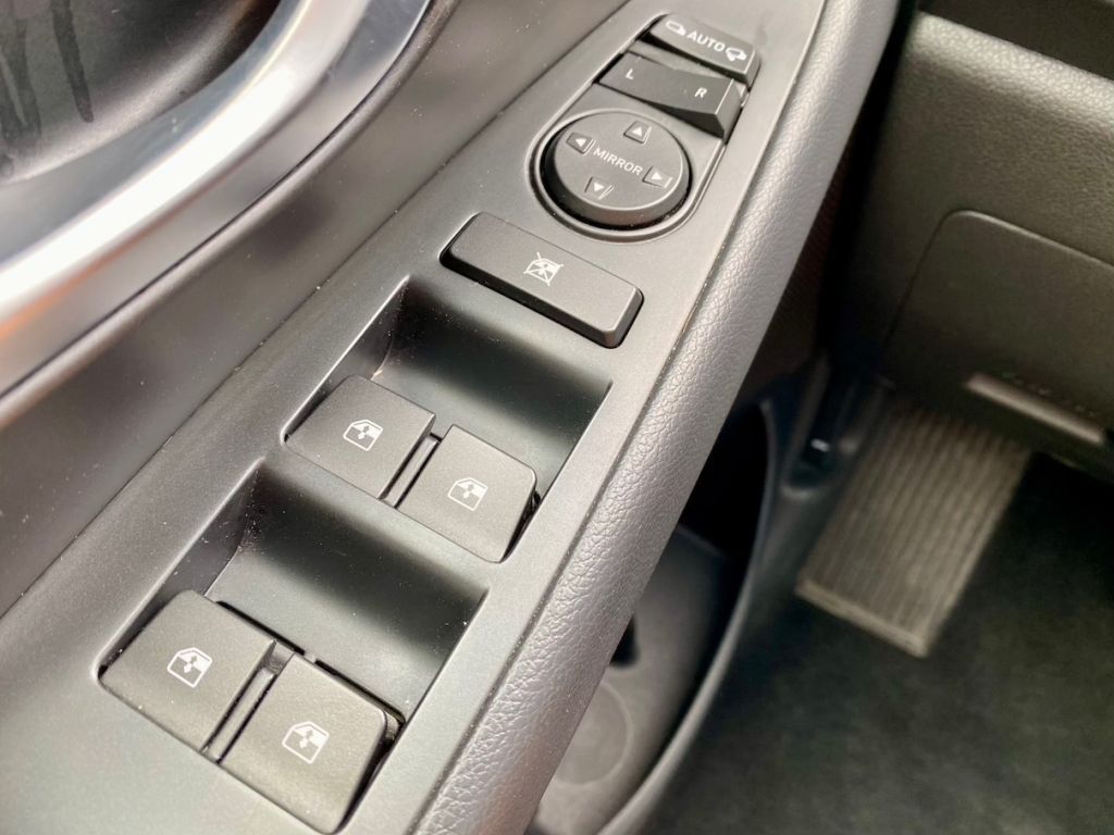 Fahrzeugabbildung Hyundai i30 1.0 AAC SHZ ALLWETTERREIFEN ALU KAMERA PDC