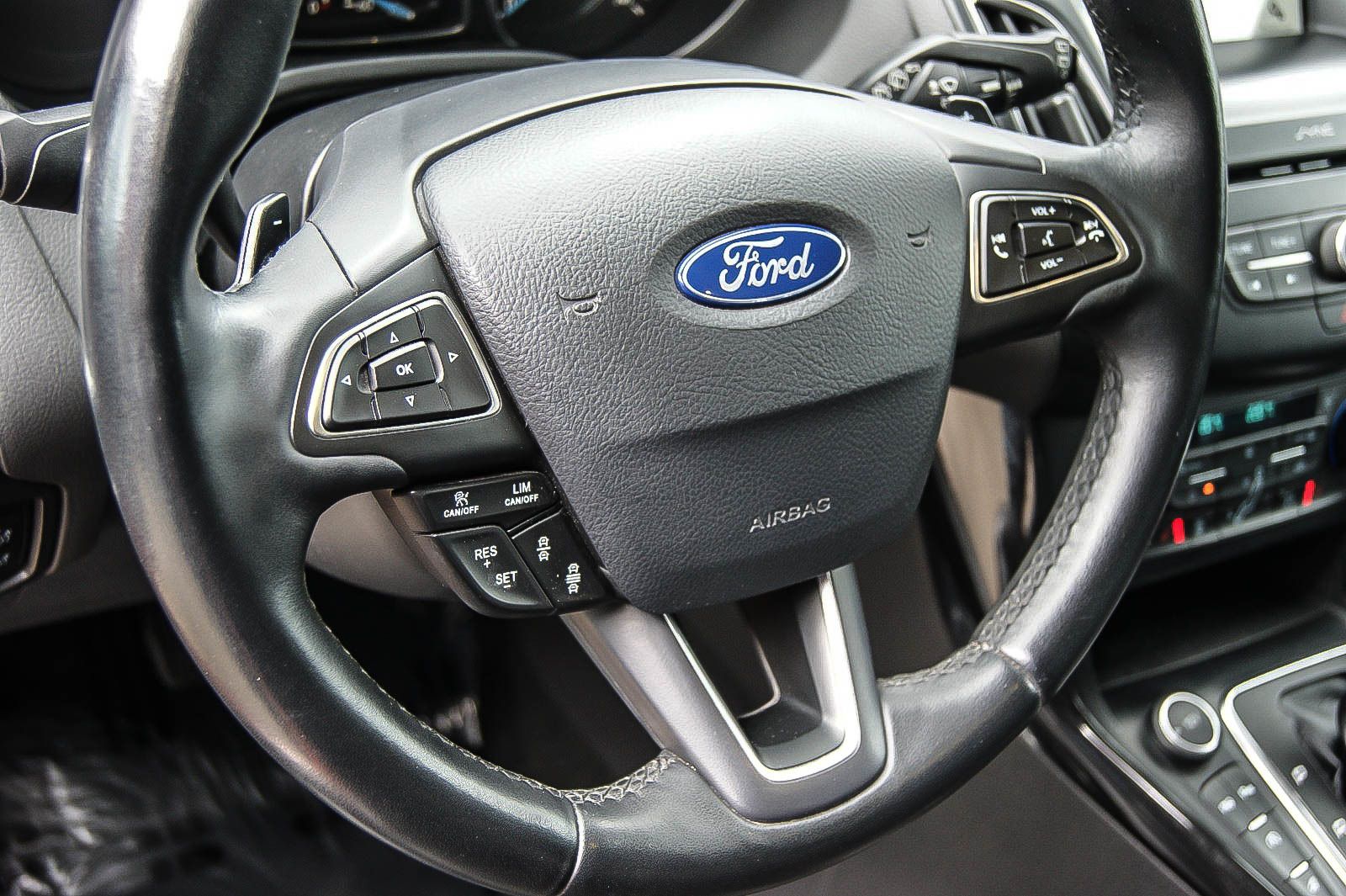 Fahrzeugabbildung Ford Focus Turnier 1.5 Titanium Aut RACEROT ACC STHZG