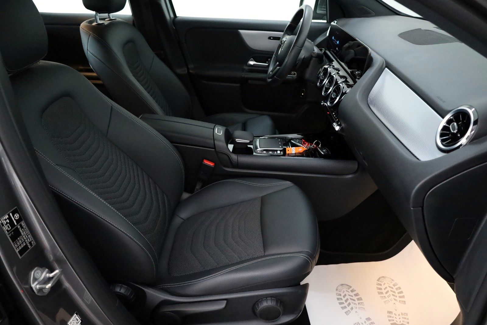 Fahrzeugabbildung Mercedes-Benz GLA 250e Style T-Leder,Navi,LED,SH,Park Paket