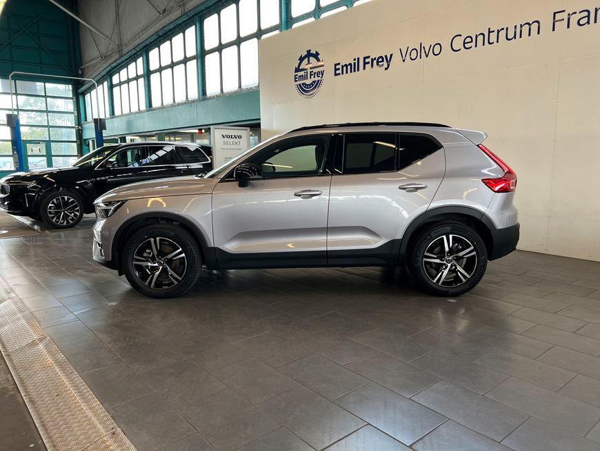 Volvo XC40 B3 Plus-Dark DKG Glasd Pixel-LED Pilot BLIS