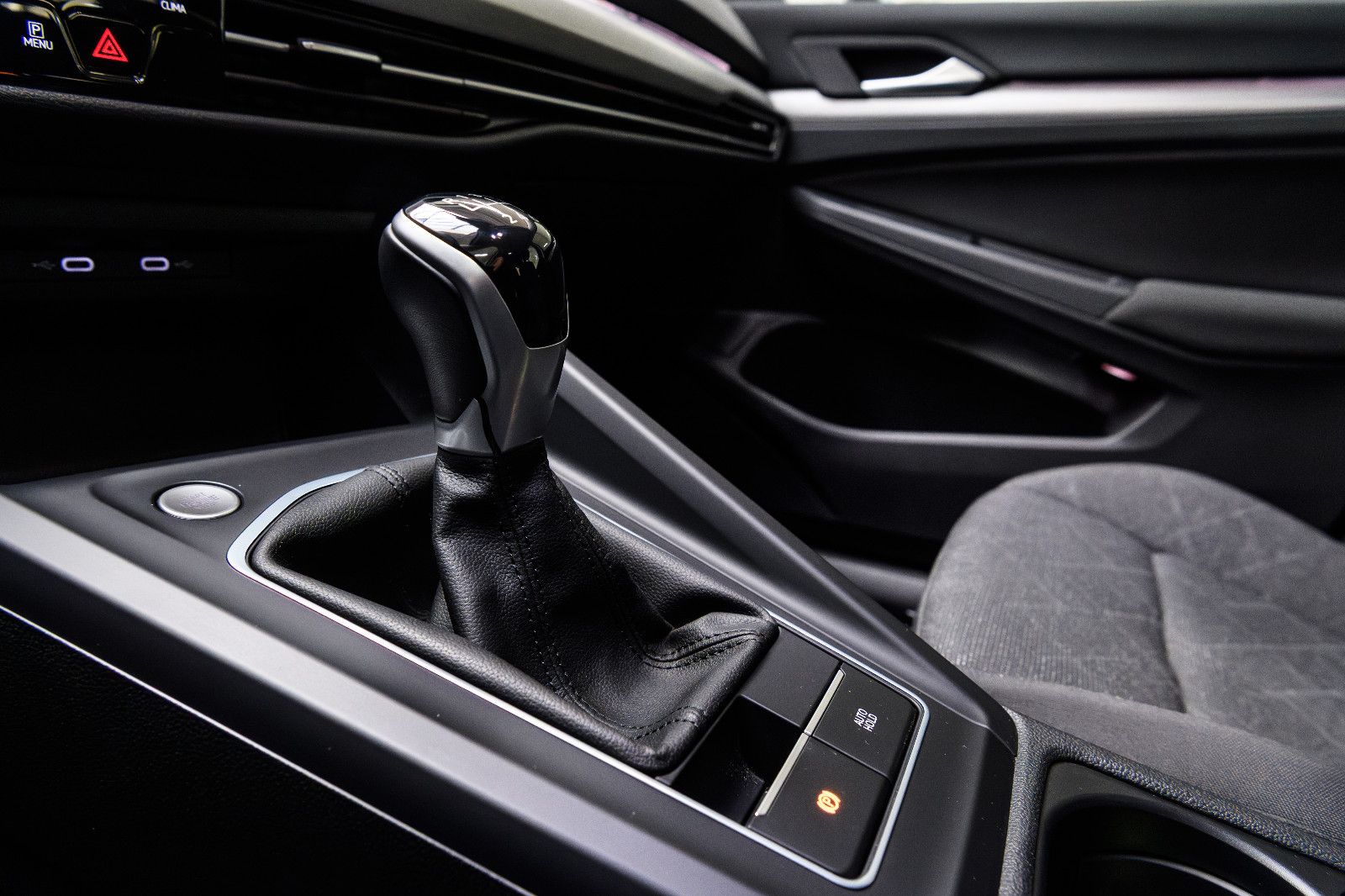 Fahrzeugabbildung Volkswagen Golf VIII Life +Navi +SHZ +ALU +LED +PDC