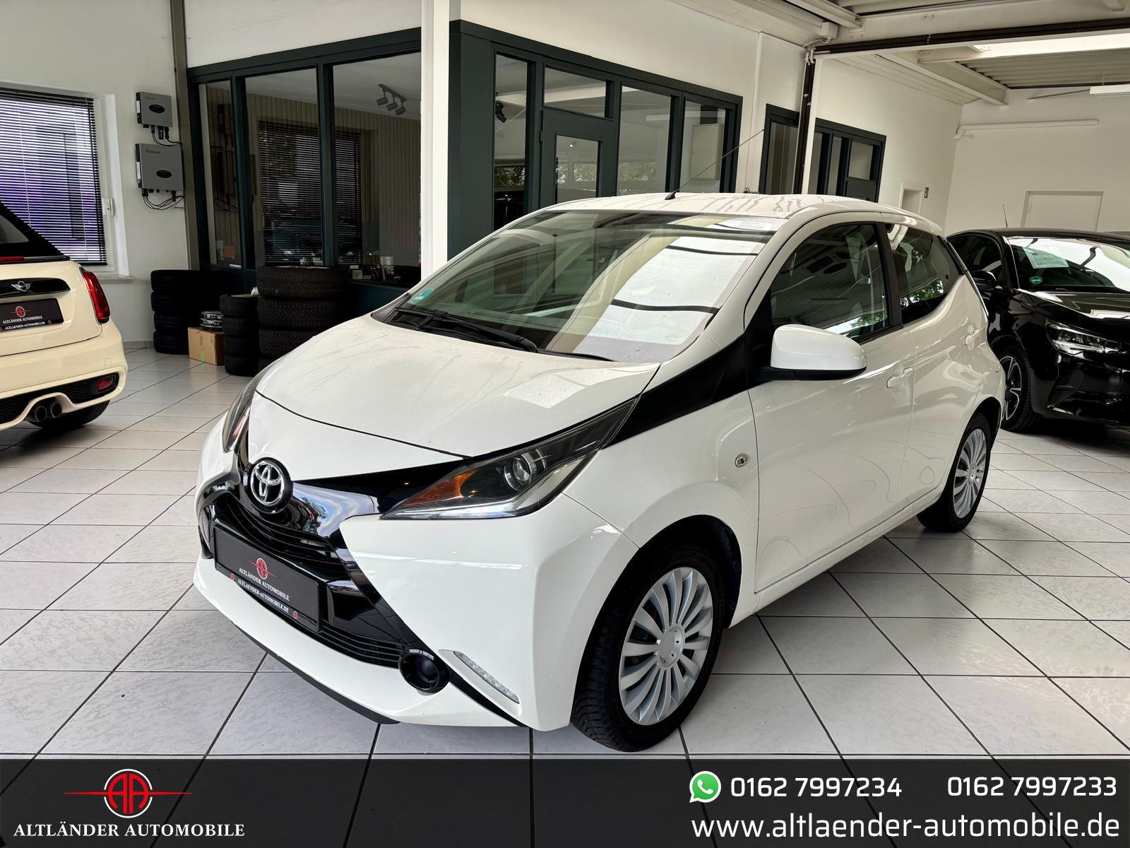 Toyota AYGO 1,0 x-play *USB*Bluetooth*BC*Klima*ZV