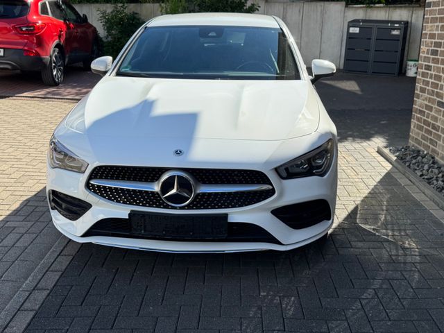 MERCEDES-BENZ CLA 200 Shooting Brake -