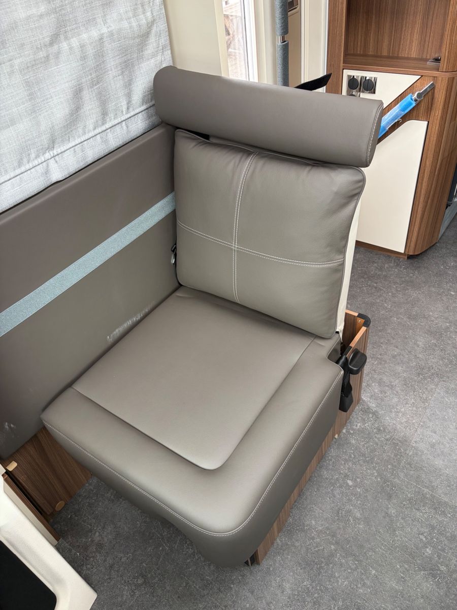 Fahrzeugabbildung Eura Mobil Contura 766EF Comfort