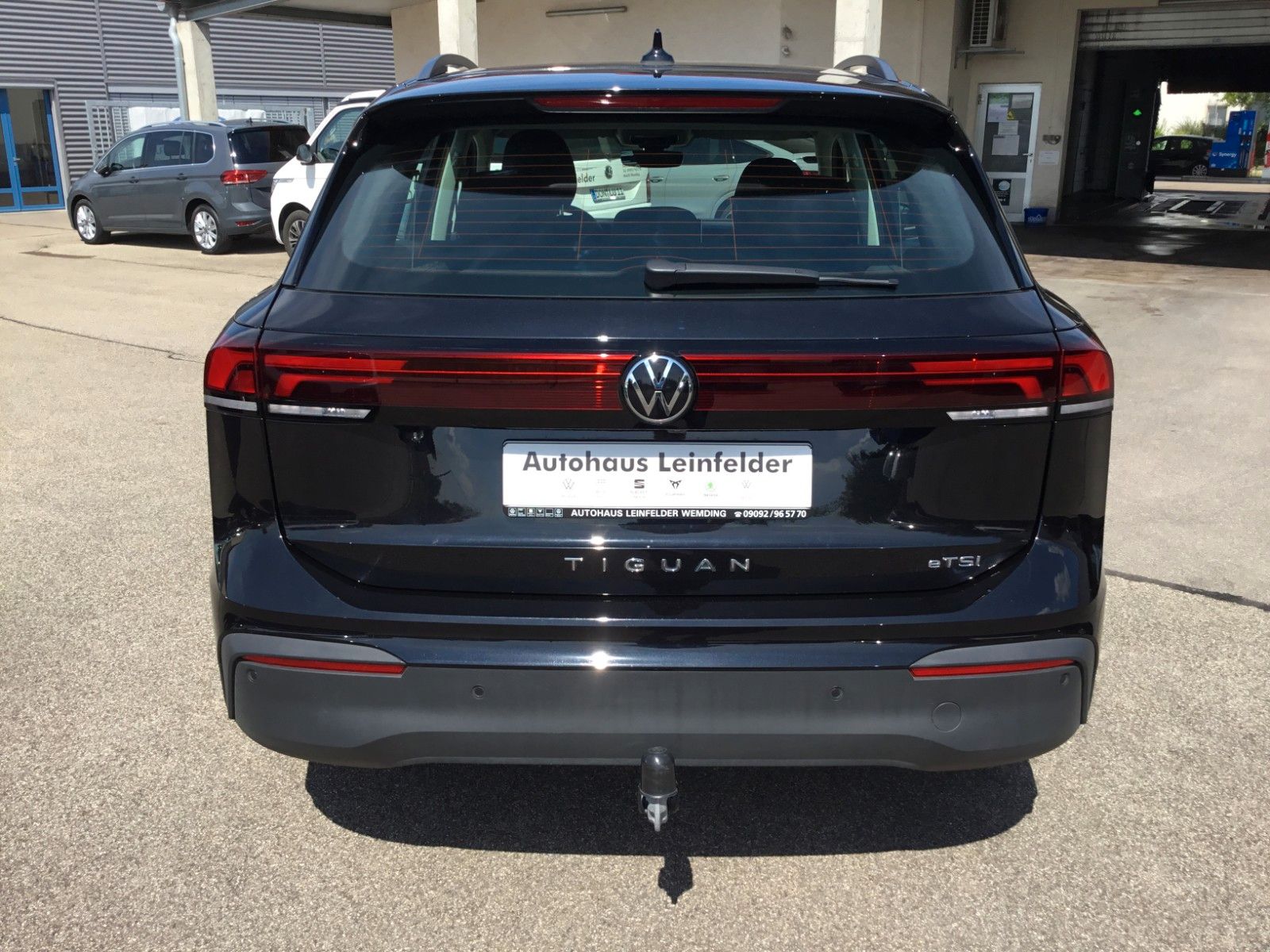 Fahrzeugabbildung Volkswagen Tiguan 1.5 eTSI DSG+AHK+LED+AppConnect+Sitzheizu