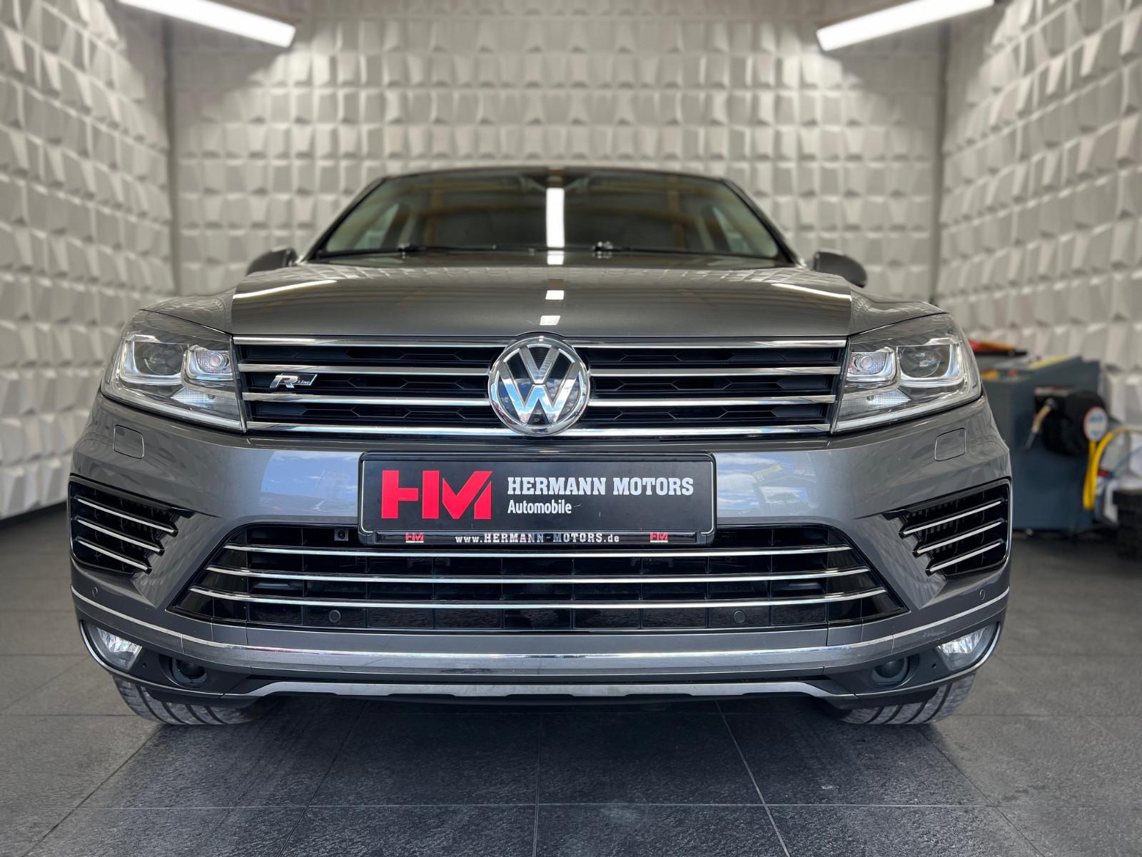 Volkswagen Touareg 3.0 TDI R Line/ AHK/R-Kam/ Leder /Pano