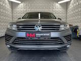 Volkswagen Touareg 3.0 TDI R Line/ AHK/R-Kam/ Leder /Pano - Volkswagen Touareg mit Diesel-Antrieb: Grau