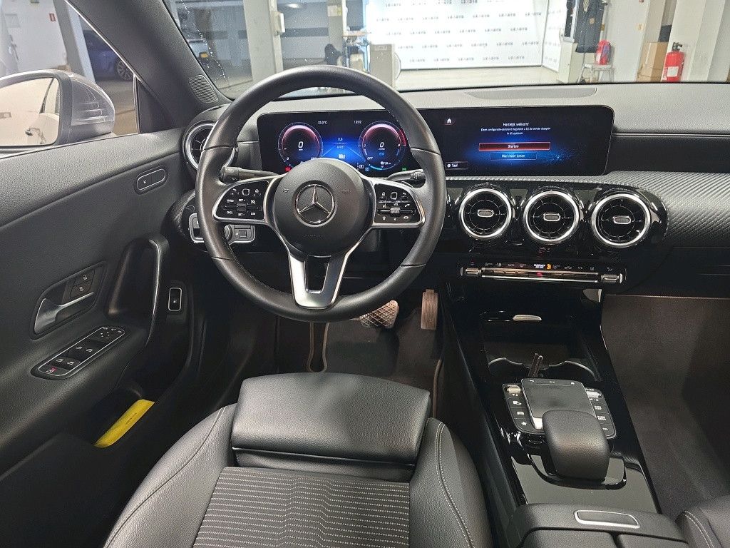 Fahrzeugabbildung Mercedes-Benz CLA 250 e Hybrid Aut DAB GRA Navi LED Kamera SHZ