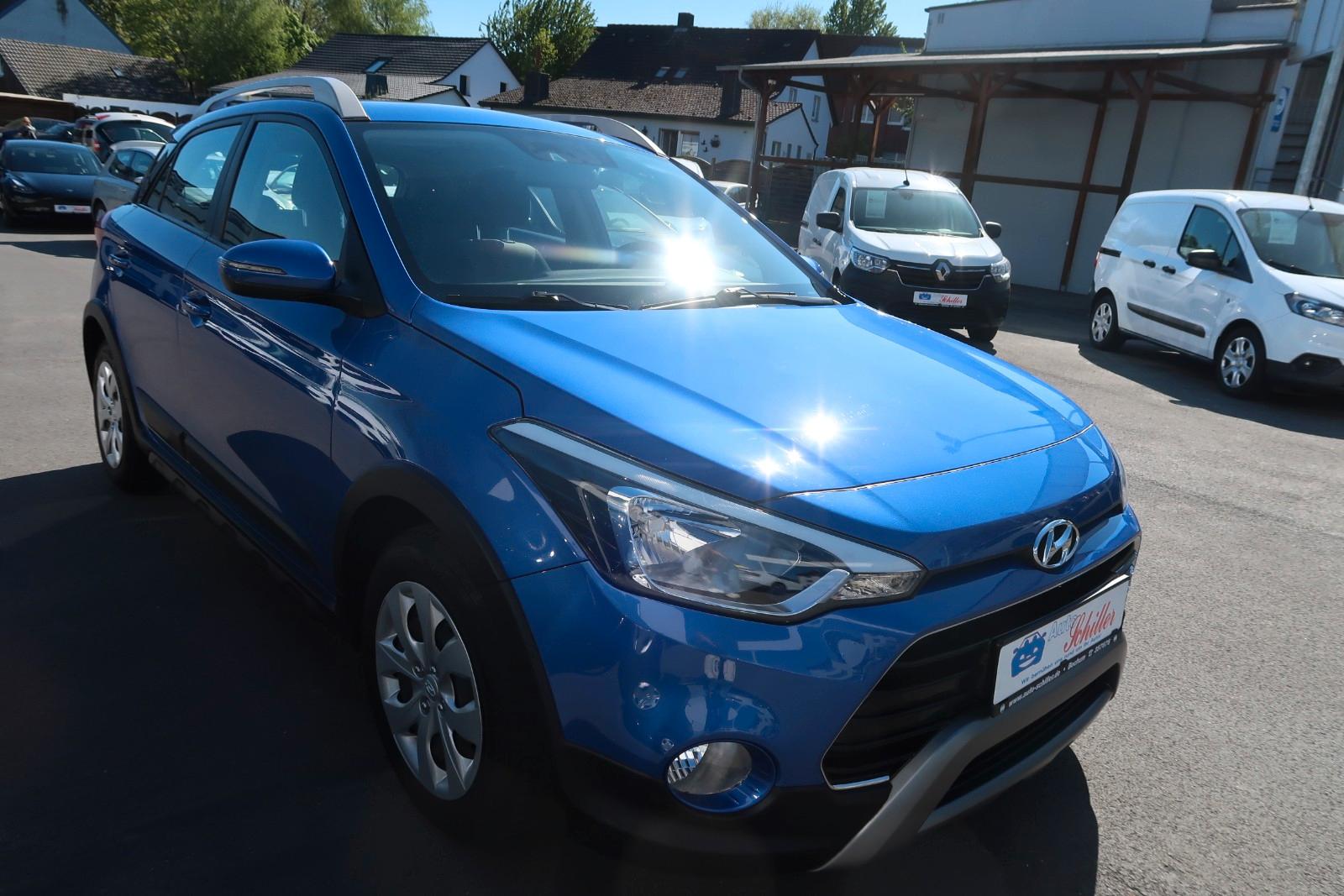 Hyundai i20 Active Select mit erst 24.000 km !