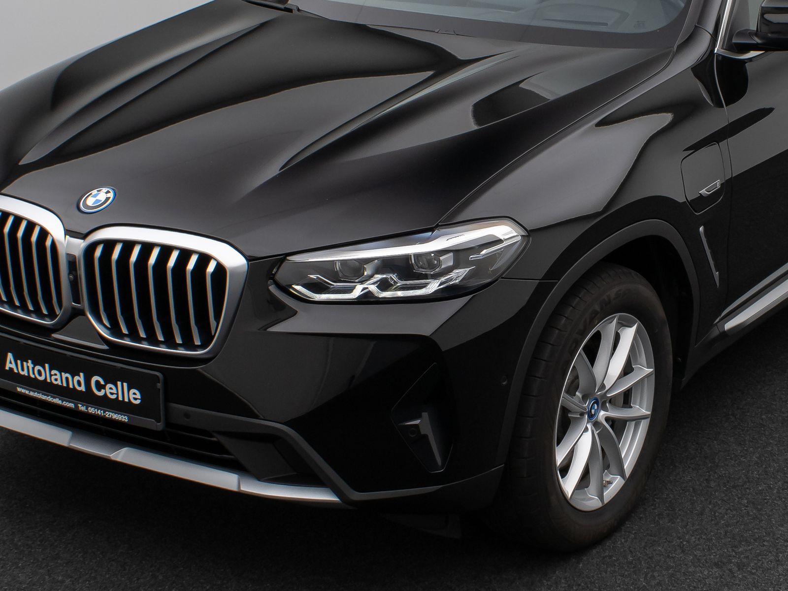 Fahrzeugabbildung BMW X3 xD30e Panorama 360° HUD DAB AHK Alarm Sport