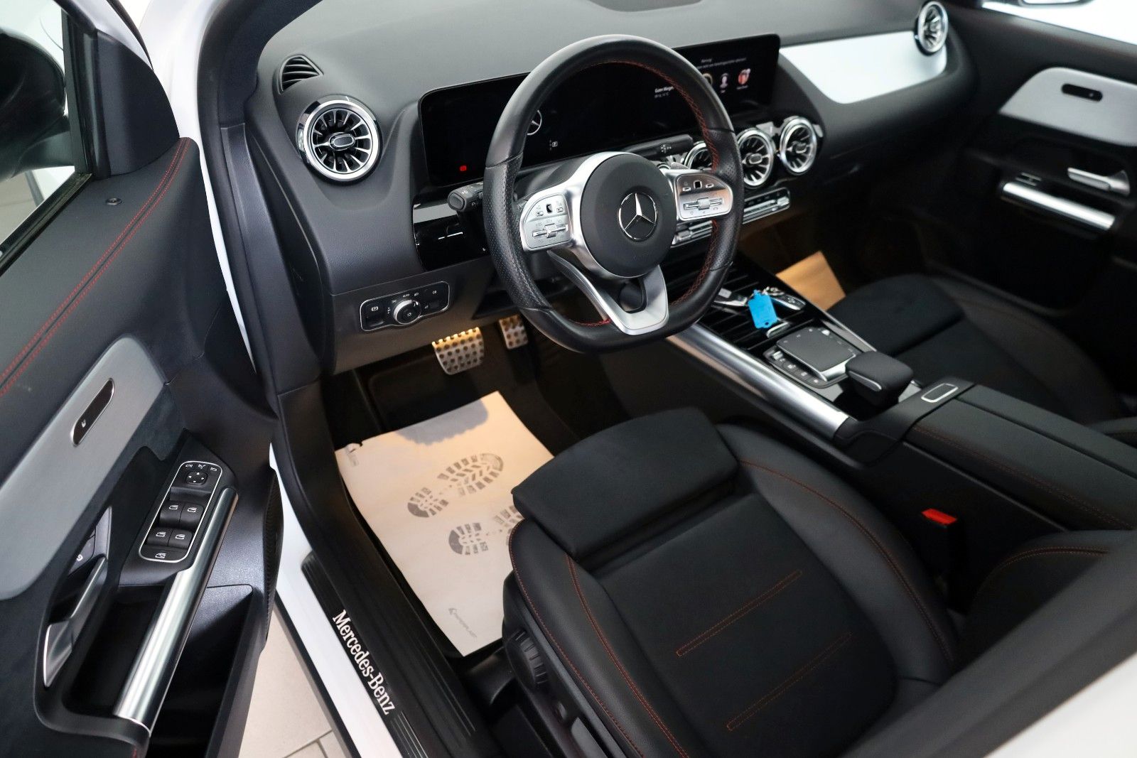 Fahrzeugabbildung Mercedes-Benz GLA 200, AMG-line, T.Leder,Navi,LED,SH,Kamera
