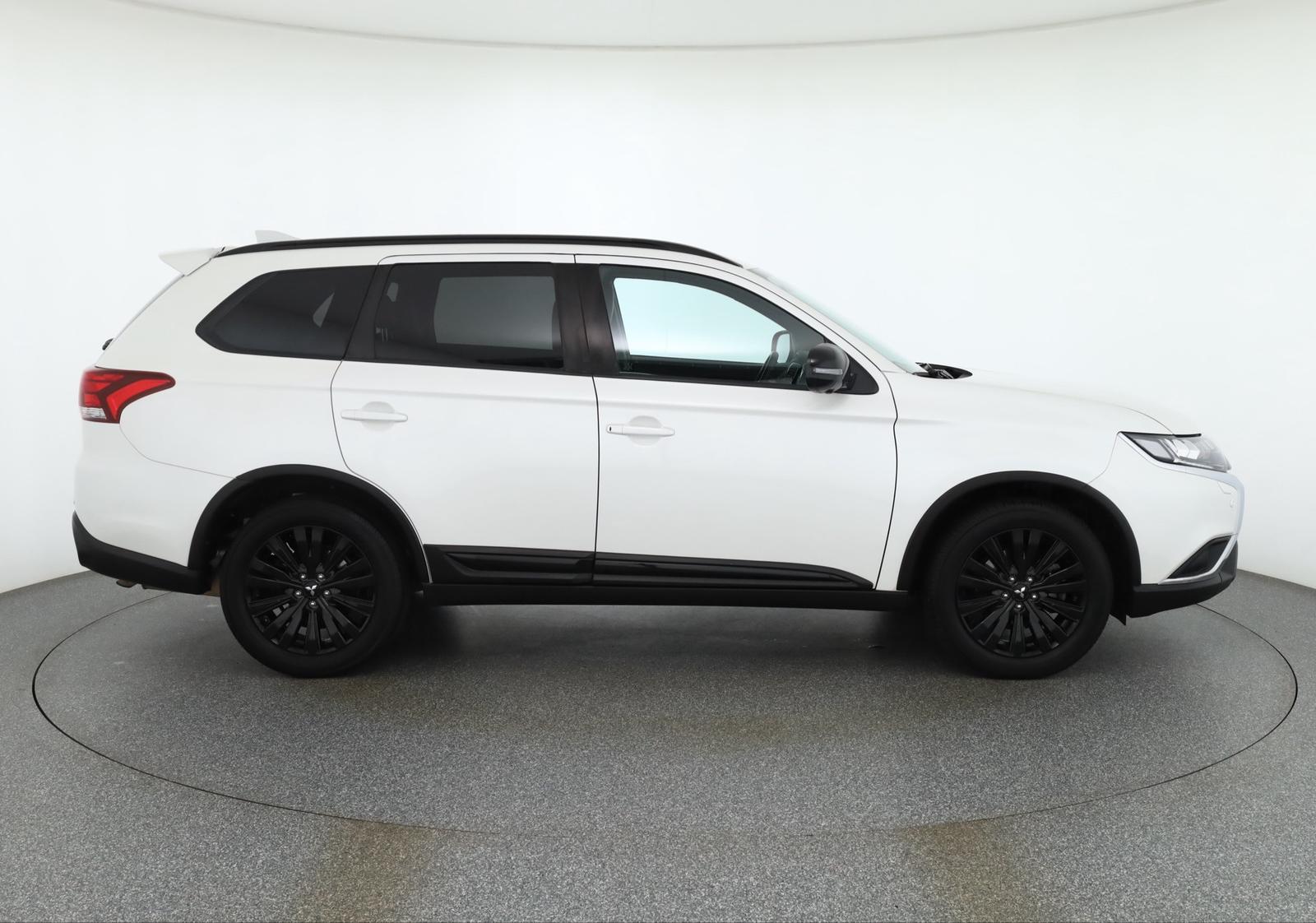 Mitsubishi Outlander 2.0 MIVEC Spirit+ Aut. LED 360° Kamera