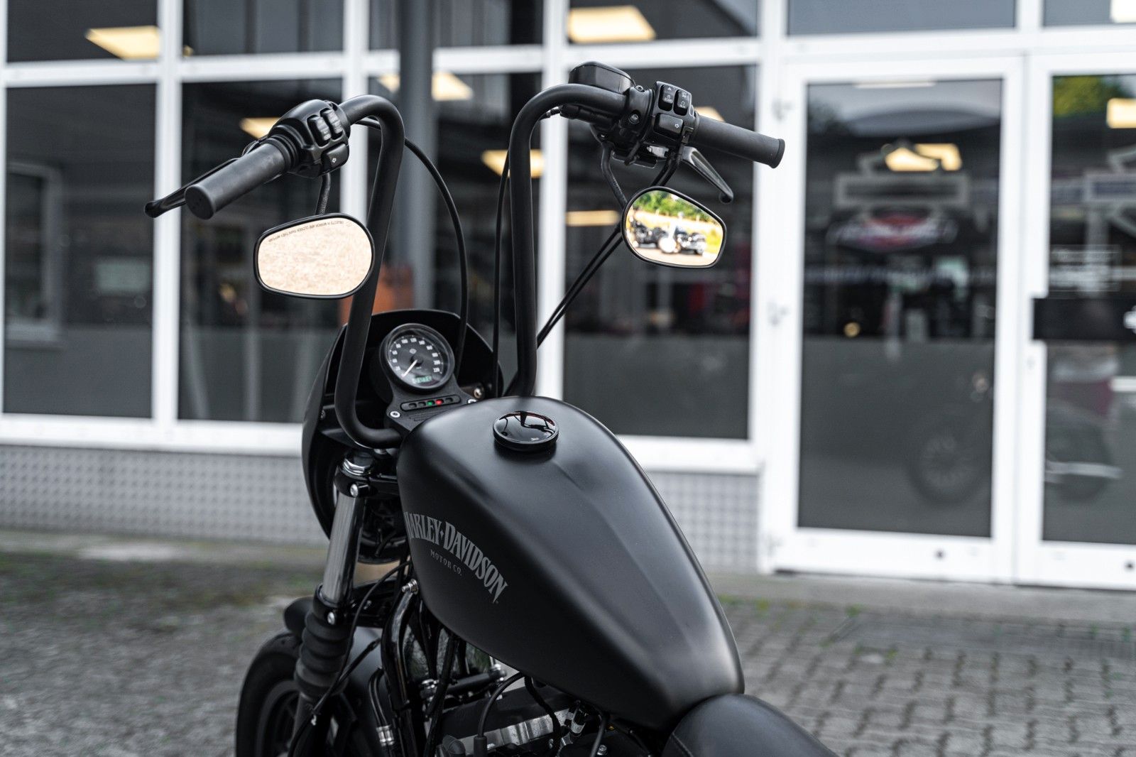 Fahrzeugabbildung Harley-Davidson XL883N IRON SPORTSTER - APE-Lenker