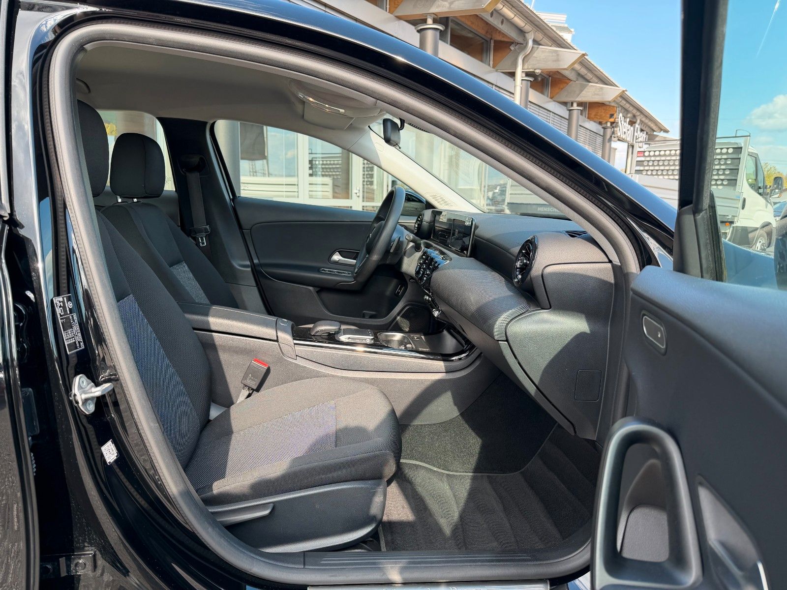 Fahrzeugabbildung Mercedes-Benz A 250e