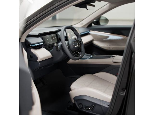 Lynk & Co 08