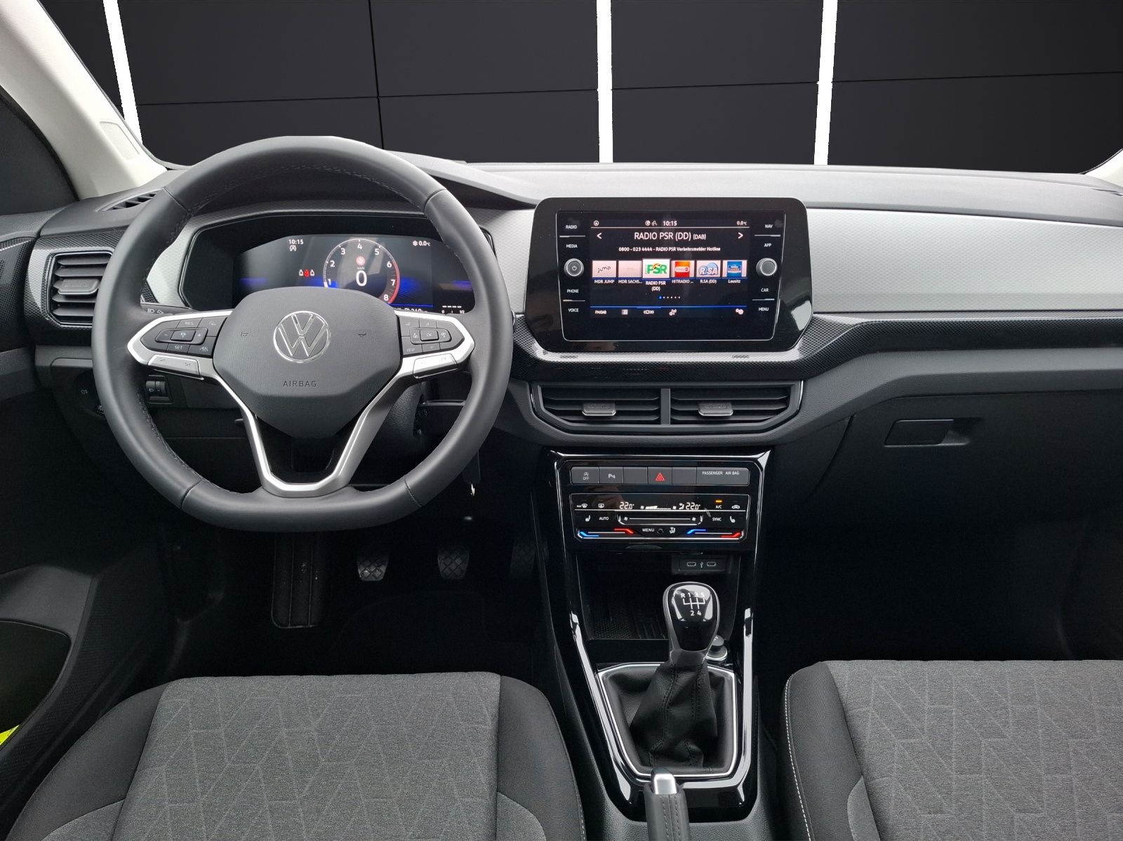 Fahrzeugabbildung Volkswagen T-Cross TSI Life LED AID ACC APP SH PDC LM