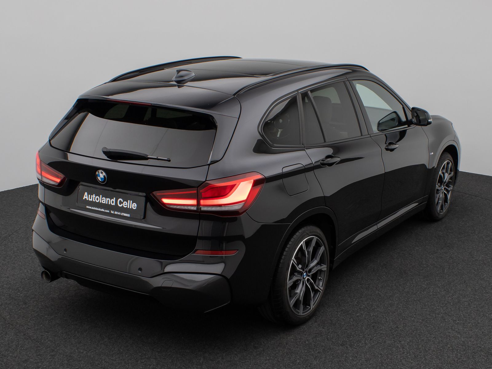 Fahrzeugabbildung BMW X1 xD25e MSport Panorama Kamera HUD DAB HiFi AHK