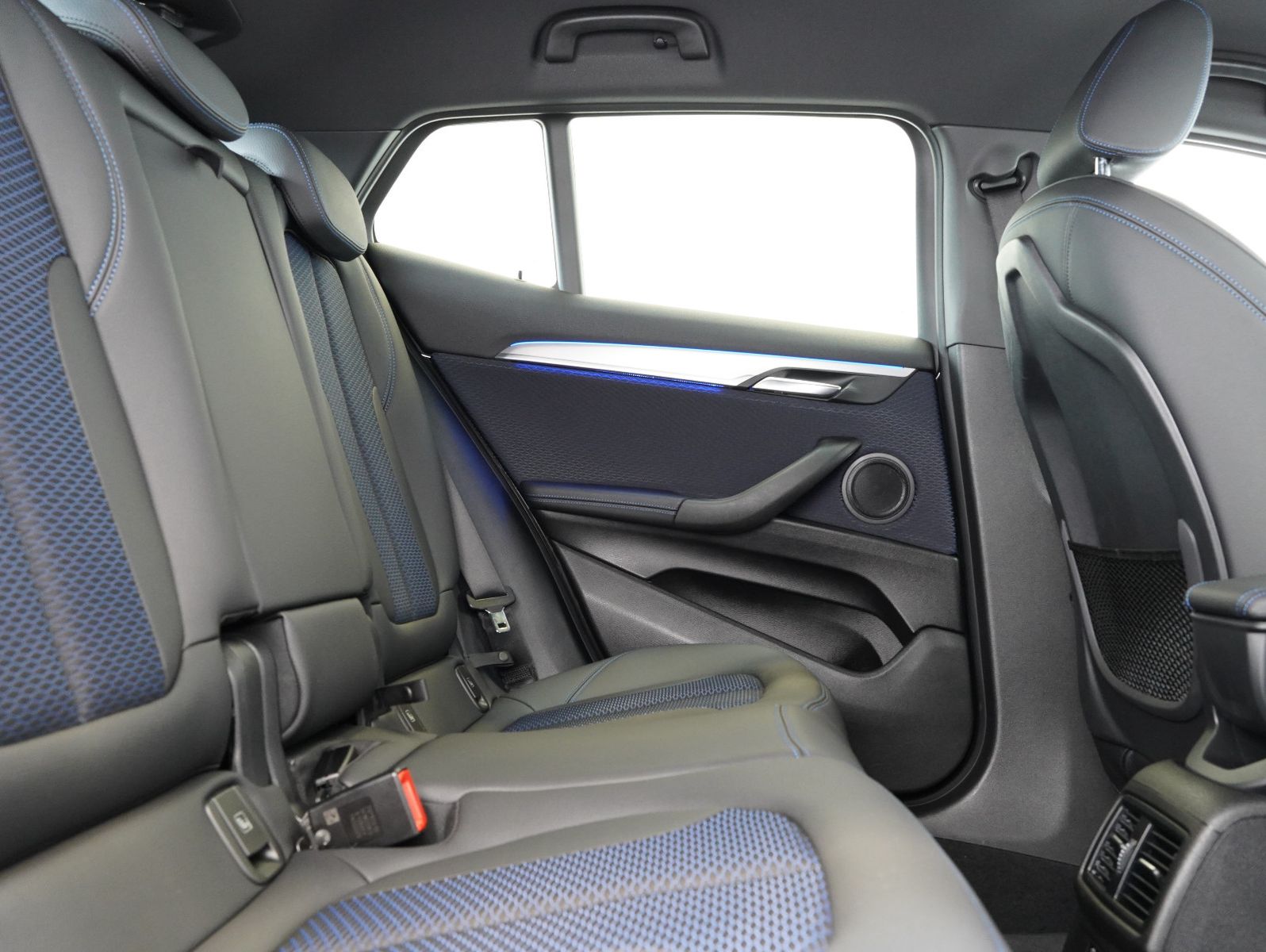Fahrzeugabbildung BMW X2 sDrive 20 i M Sport LED/HEADUP/KEYLESS/KAMERA