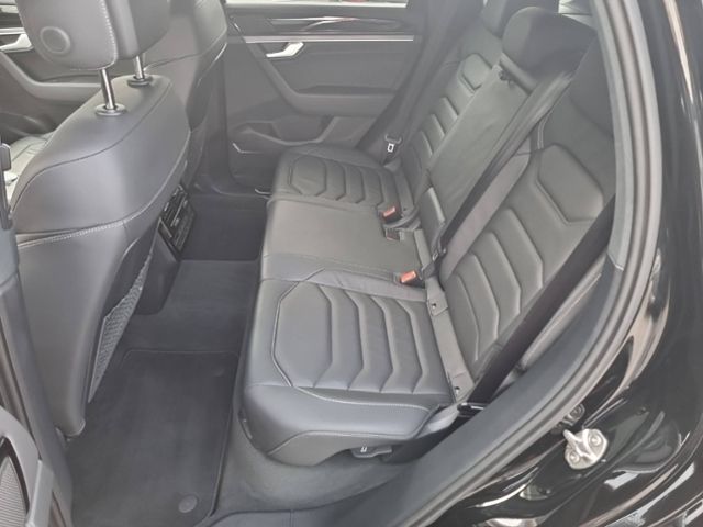 Fahrzeugabbildung Volkswagen Touareg 3.0 TDI R-LINE 4MOTION AHK NAVI KAMERA S