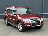Mitsubishi Pajero 3,2 DI-D 4WD *TUV NEU* 7-Sitzer, Top Aut. - rote Mitsubishi Pajero