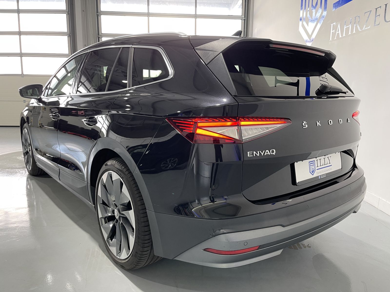 Fahrzeugabbildung SKODA Enyaq 60 Loft*LED-Matrix*Cam*WP*Navi*21Zoll*