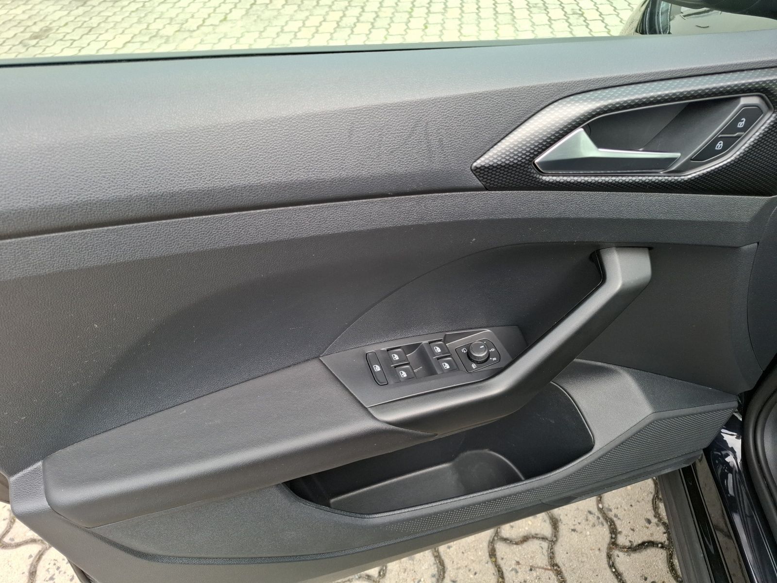 Fahrzeugabbildung Volkswagen T-Cross TSI Life Navi Climatronic RFK SH LM