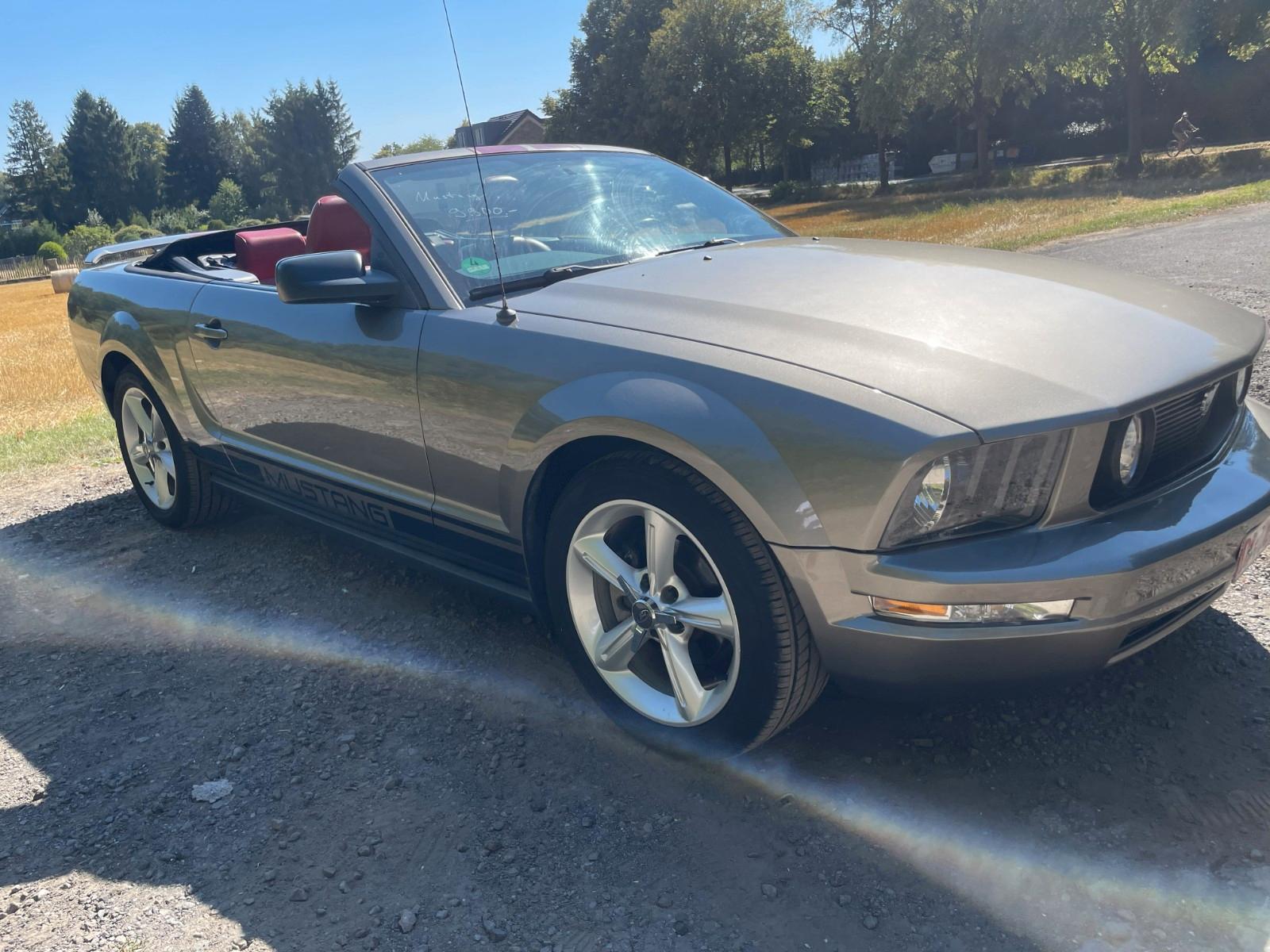 Ford Mustang Cabriolet 205ch - 2 ème main - Carnet entretien - Régulateur de vitesse - Capote changée