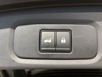 Fotografie 13 des Nissan Qashqai 1.3 DIG-T MHEV Xtronic Tekna Pano Bose