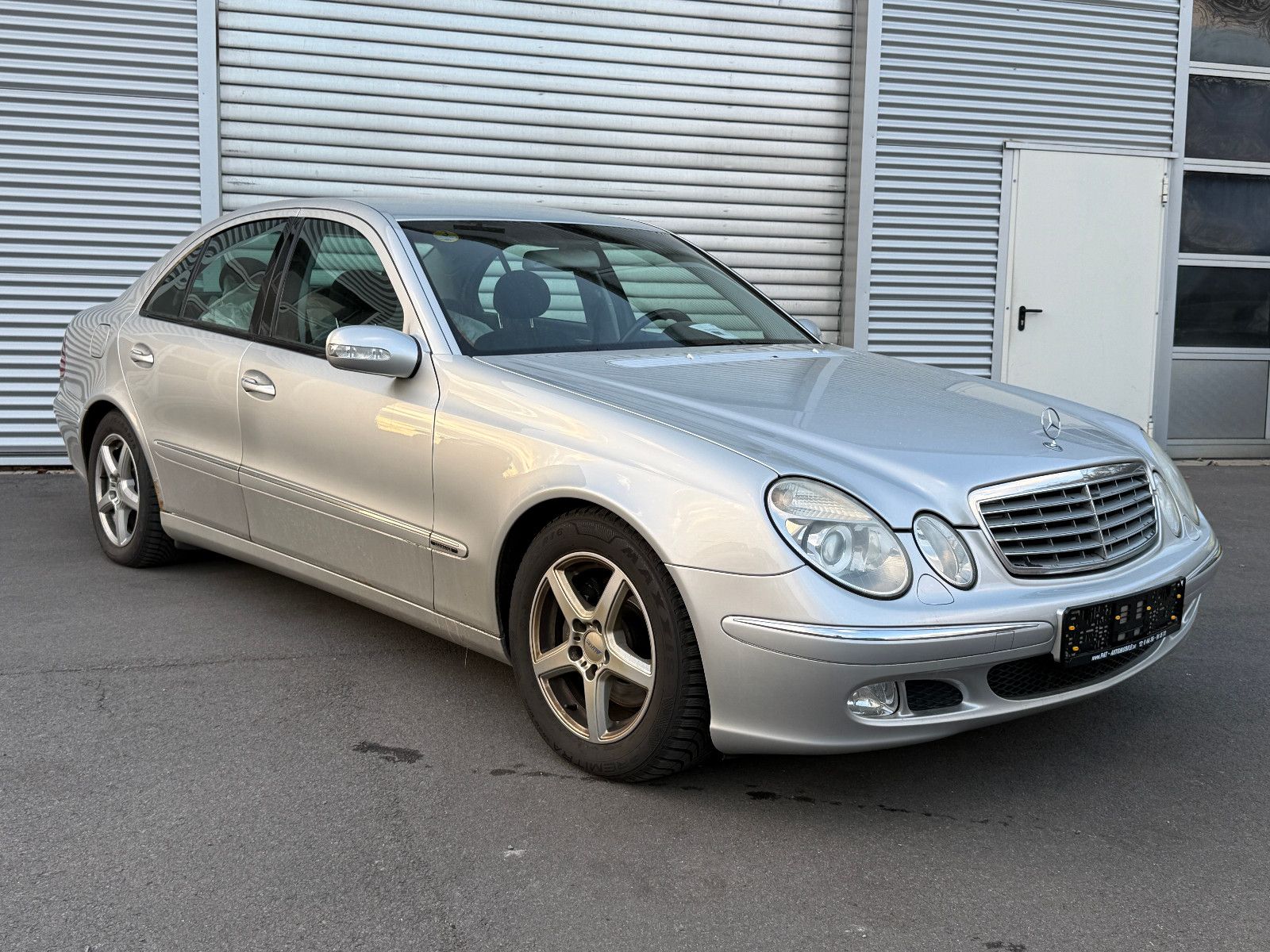 Fahrzeugabbildung Mercedes-Benz E 320 CDI Elegance Aut AHK GRA Xenon Navi H/K