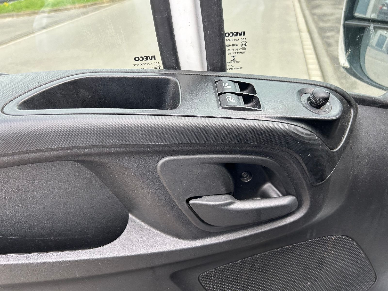 Fahrzeugabbildung Iveco Daily Kasten HKa 35 C ... V Radstand 4100