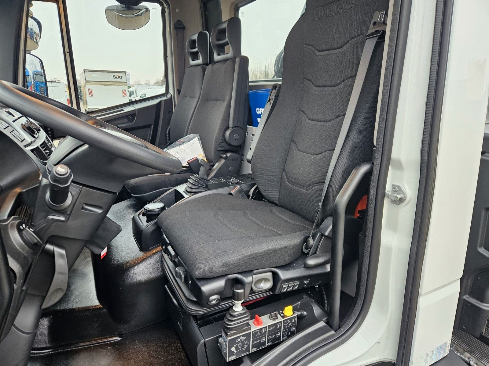 Fahrzeugabbildung Iveco Krankipper ML180E32K EVI_E